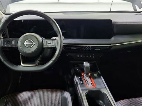 Certified 2025 Nissan Kicks SR image 26