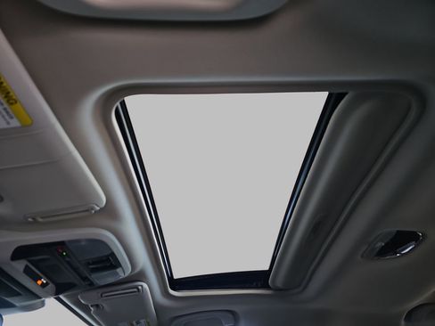 Used 2026 Subaru Crosstrek 2.0i Premium image 35