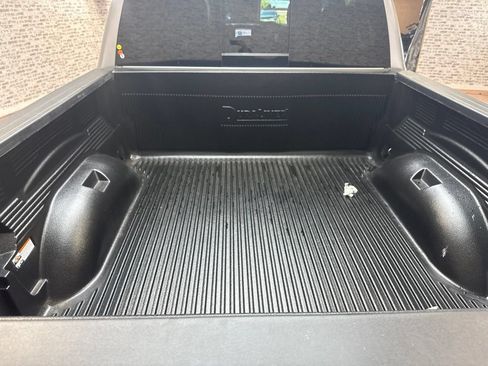 Used 2022 RAM 1500 Laramie w/ Sport Appearance Package AWD/4WD image 12