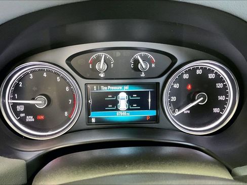 Used 2018 Buick Enclave Essence image 18