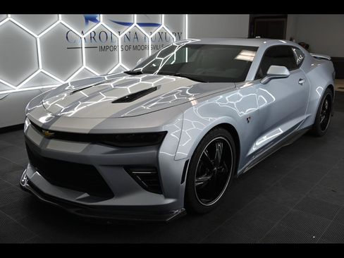 Used 2018 Chevrolet Camaro SS RWD image 1