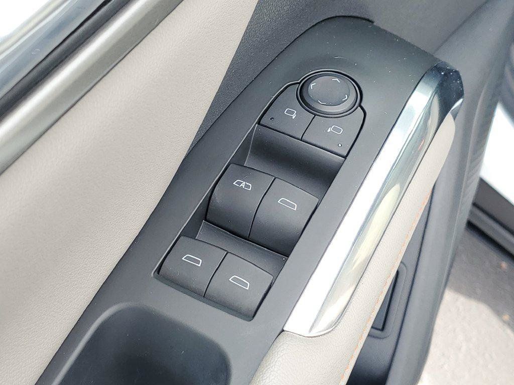 Used 2024 Chevrolet Traverse LT w/ LPO, Floor Liner Package AWD/4WD image 22