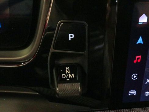 Used 2025 Porsche Cayenne Coupe image 20