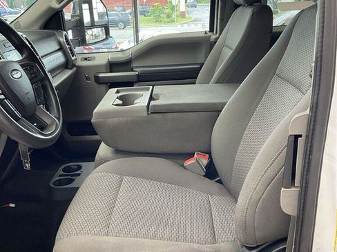 Used 2017 Ford F350 XLT w/ XLT Premium Package AWD/4WD image 8