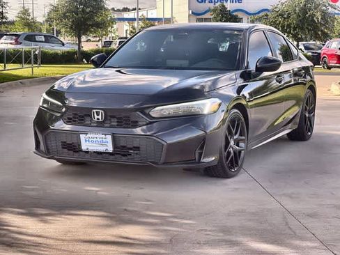 Used 2025 Honda Civic Sport image 2