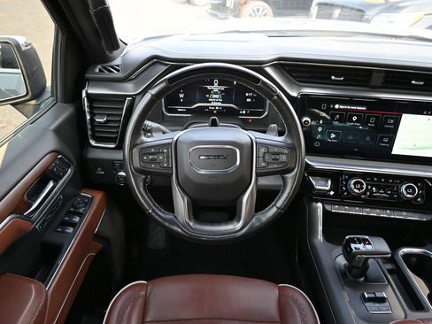 Used 2025 GMC Sierra 1500 Denali Ultimate AWD/4WD image 9