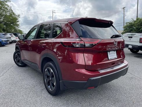 Used 2025 Nissan Rogue SV FWD image 5
