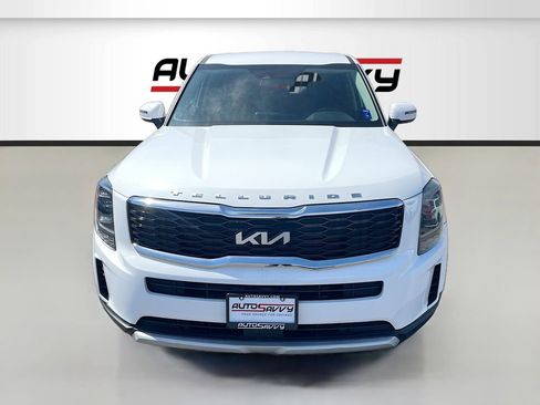 Used 2022 Kia Telluride LX FWD image 2
