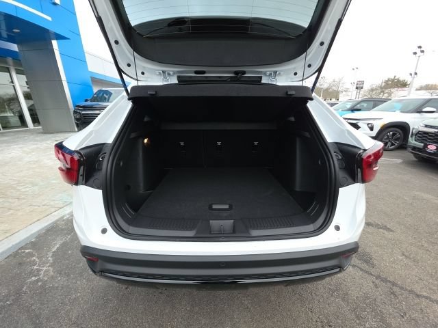 New 2026 Chevrolet Trax RS w/ Sunroof Package FWD image 30