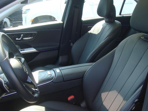 Used 2024 Mercedes-Benz E 350 4MATIC Sedan image 9