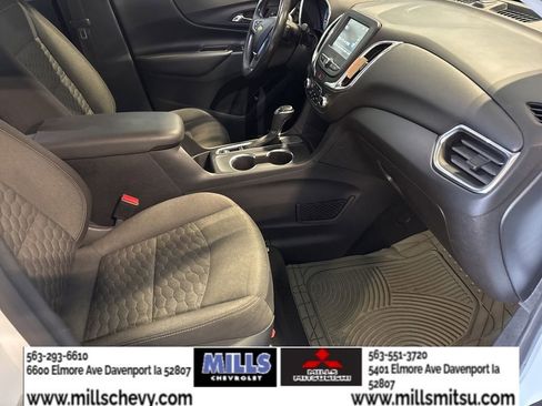 Used 2018 Chevrolet Equinox LT image 18