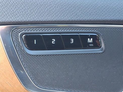 Used 2021 Volvo XC90 T6 Momentum w/ Advanced Package image 18