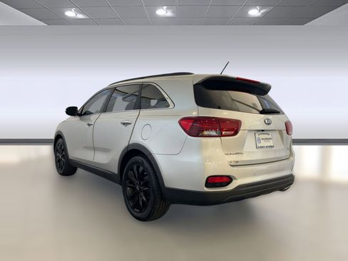 Used 2020 Kia Sorento S image 3