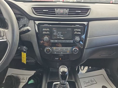 Used 2017 Nissan Rogue S image 23