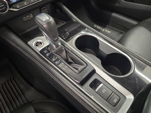 Used 2020 Nissan Altima 2.5 SL FWD image 25