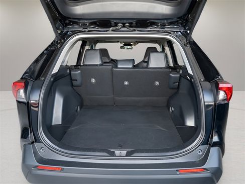 Used 2024 Toyota RAV4 XLE Premium image 6