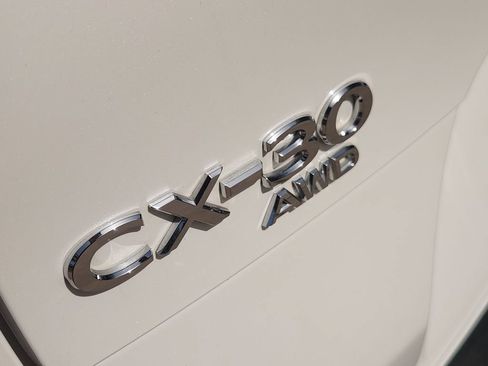 Used 2022 MAZDA CX-30 AWD 2.5 S w/ Premium Package image 8