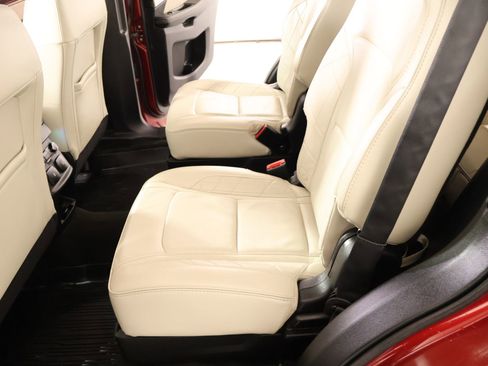 Used 2018 Ford Explorer Platinum AWD/4WD image 13
