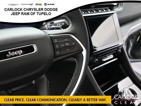 Used 2025 Jeep Grand Cherokee L Laredo image 17