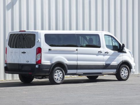 Used 2025 Ford Transit 350 XLT RWD image 3