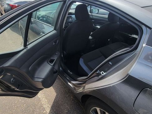Used 2025 Nissan Versa SV image 10