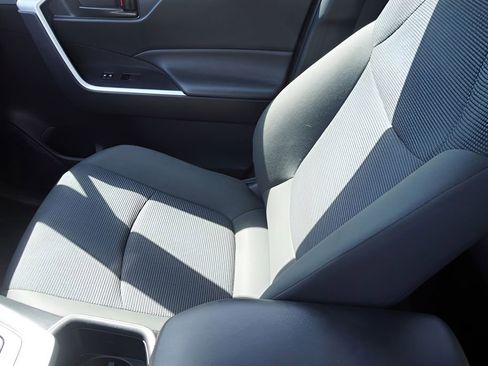 Used 2024 Toyota RAV4 LE AWD/4WD image 29