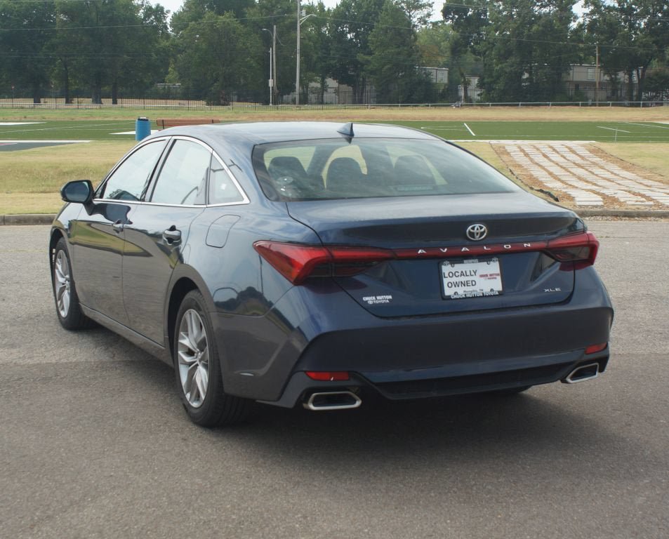 Used 2019 Toyota Avalon XLE w/ Moonroof Package FWD image 16