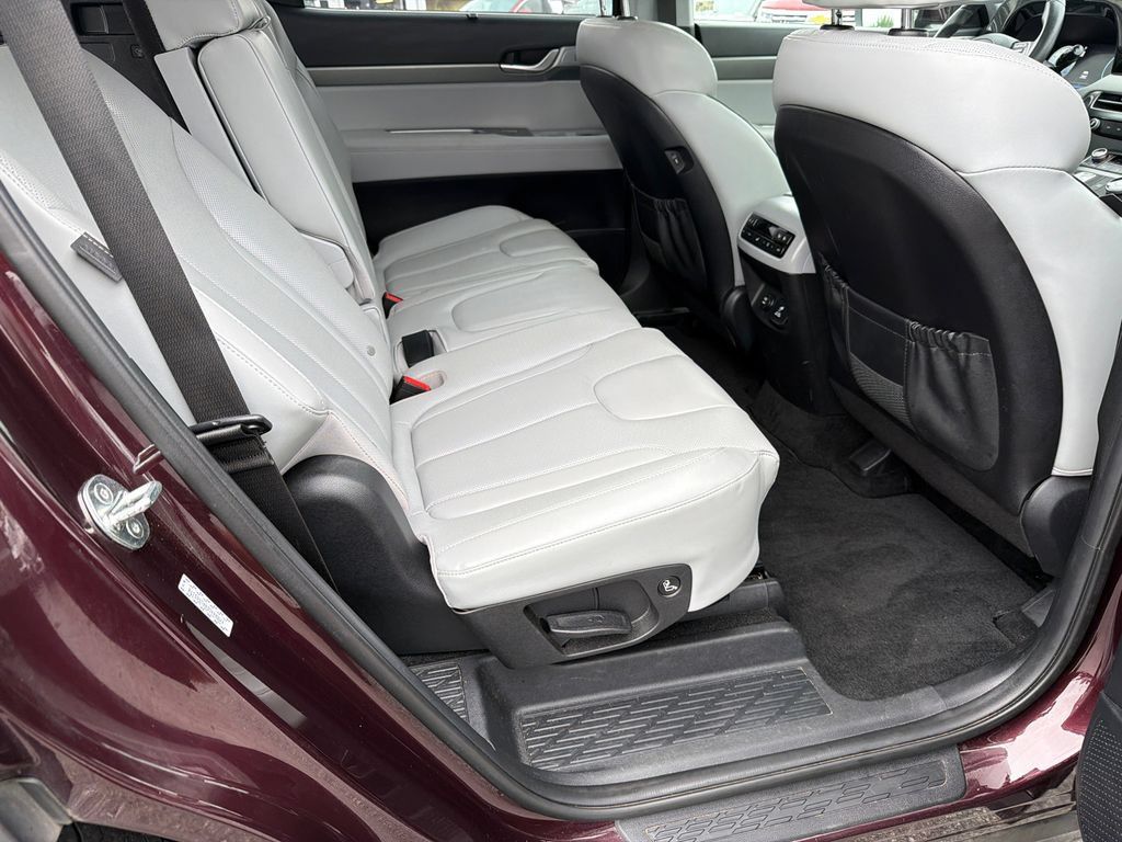 Used 2023 Hyundai Palisade SEL w/ Cargo Package FWD image 15