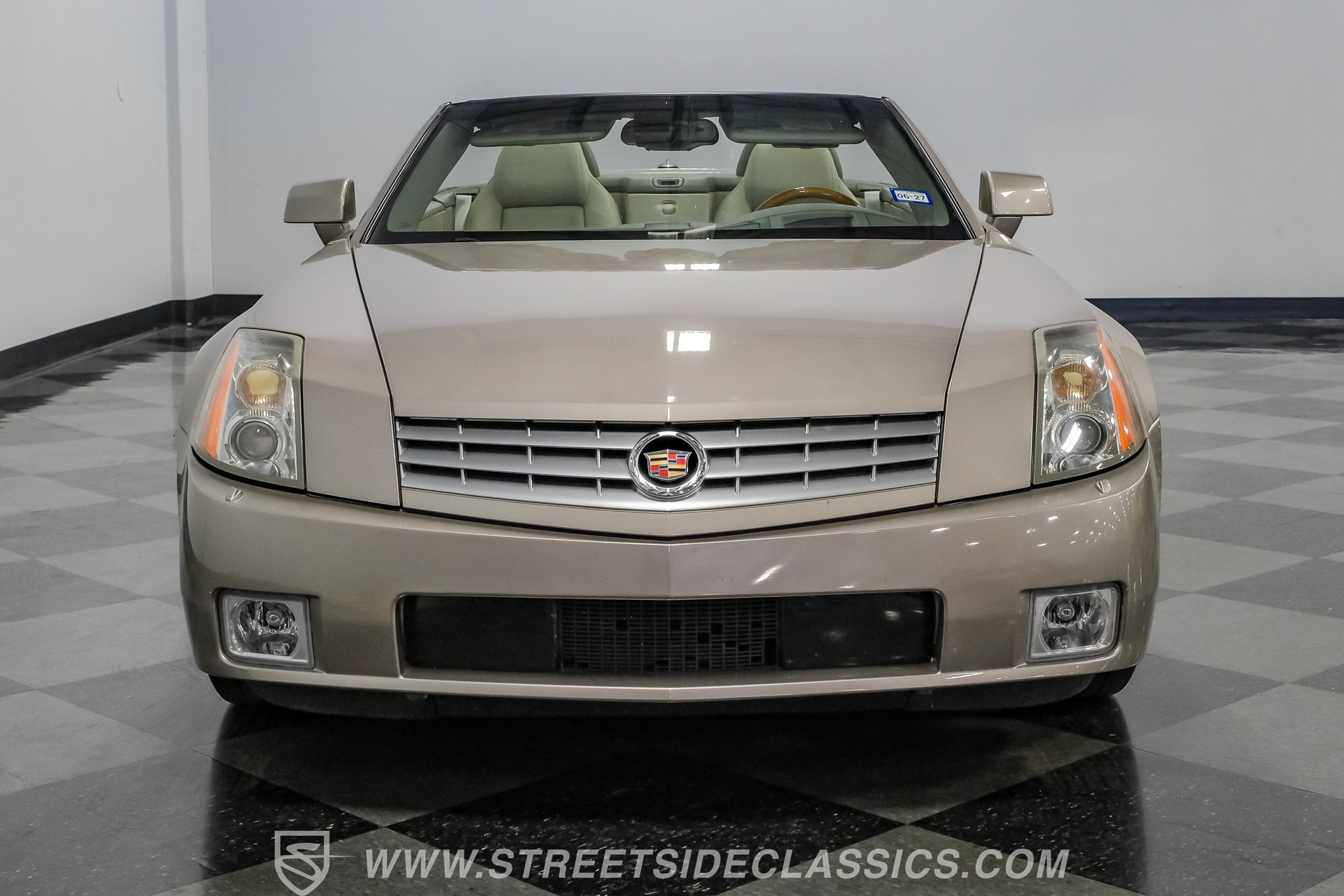 Used 2005 Cadillac XLR RWD image 18