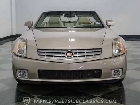 Used 2005 Cadillac XLR RWD image 18