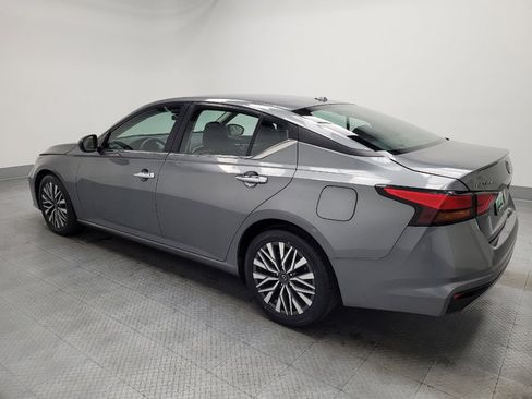 Used 2023 Nissan Altima 2.5 SV image 3