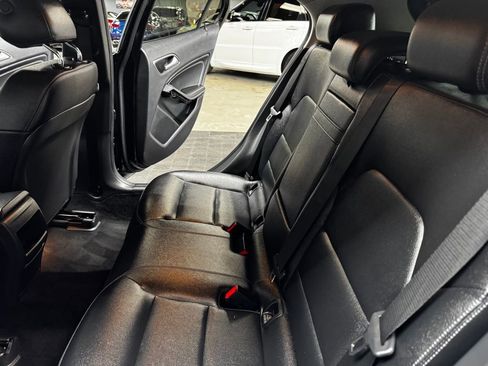 Used 2015 Mercedes-Benz GLA 250 image 40