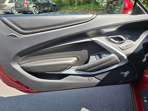 Used 2016 Chevrolet Camaro SS RWD image 8