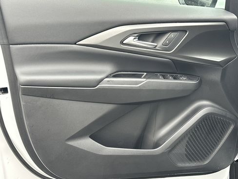 New 2026 Chevrolet Equinox EV LT image 11