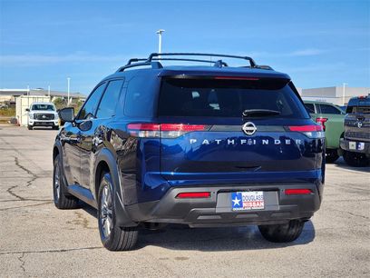 New 2025 Nissan Pathfinder SV