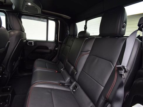 Used 2025 Jeep Gladiator Rubicon image 24