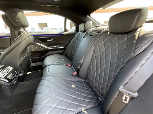 Used 2025 Mercedes-Benz S 580 4MATIC Sedan image 18