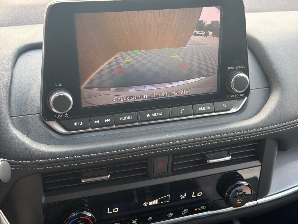 Used 2023 Nissan Rogue SV FWD image 9