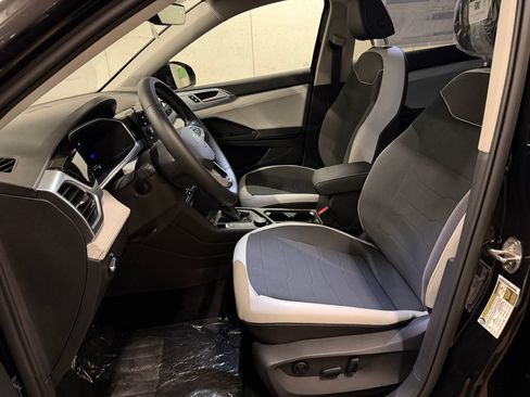 New 2026 Volkswagen Taos SE AWD/4WD image 11