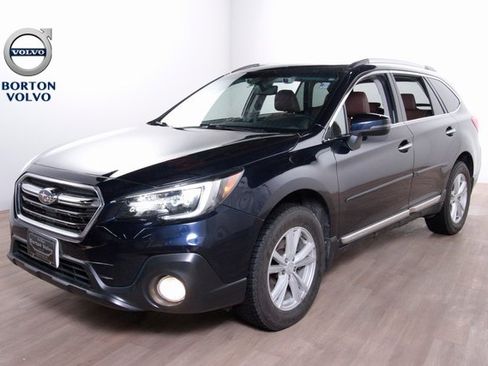 Used 2018 Subaru Outback 2.5i Touring image 1