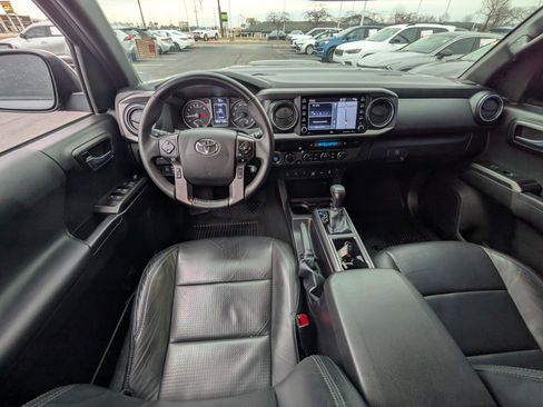 Used 2023 Toyota Tacoma TRD Off-Road image 14