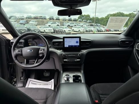 Used 2020 Ford Explorer XLT RWD image 14