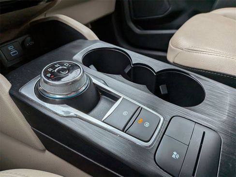 Used 2022 Ford Escape SEL w/ Technology Package image 12