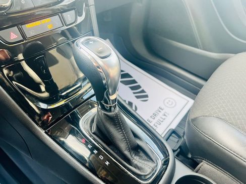 Used 2020 Buick Encore Preferred image 26