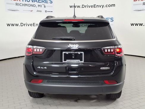 Used 2023 Jeep Compass Latitude AWD/4WD image 5