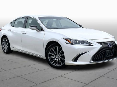 Used 2019 Lexus ES 300h w/ Premium Package image 3