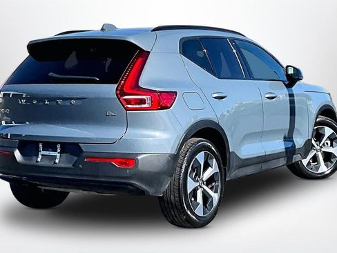Used 2023 Volvo XC40 B4 Ultimate FWD image 6