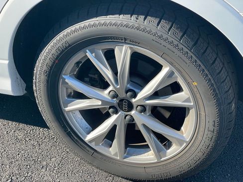 Used 2024 Audi Q3 2.0T Premium image 31