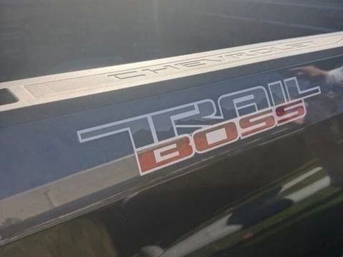 Used 2021 Chevrolet Silverado 1500 Custom Trail Boss w/ Safety Confidence Package image 6