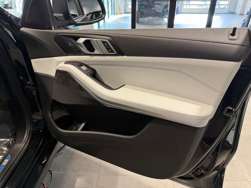 Certified 2024 BMW X7 xDrive40i w/ Parking Assistance Package AWD/4WD image 28